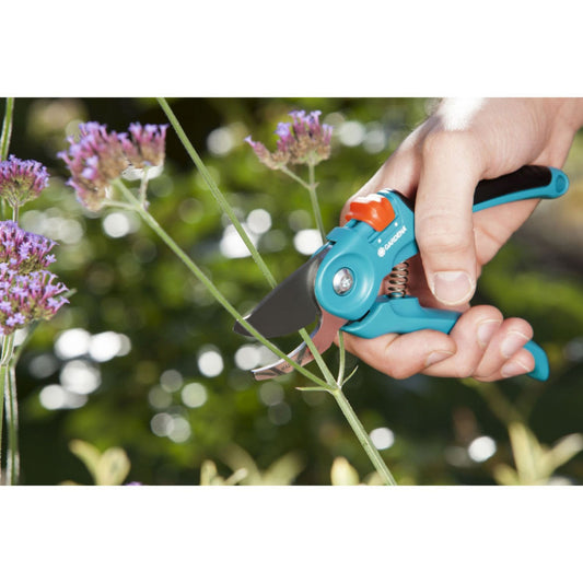 Tijera Gardena Bypass Classic Pro